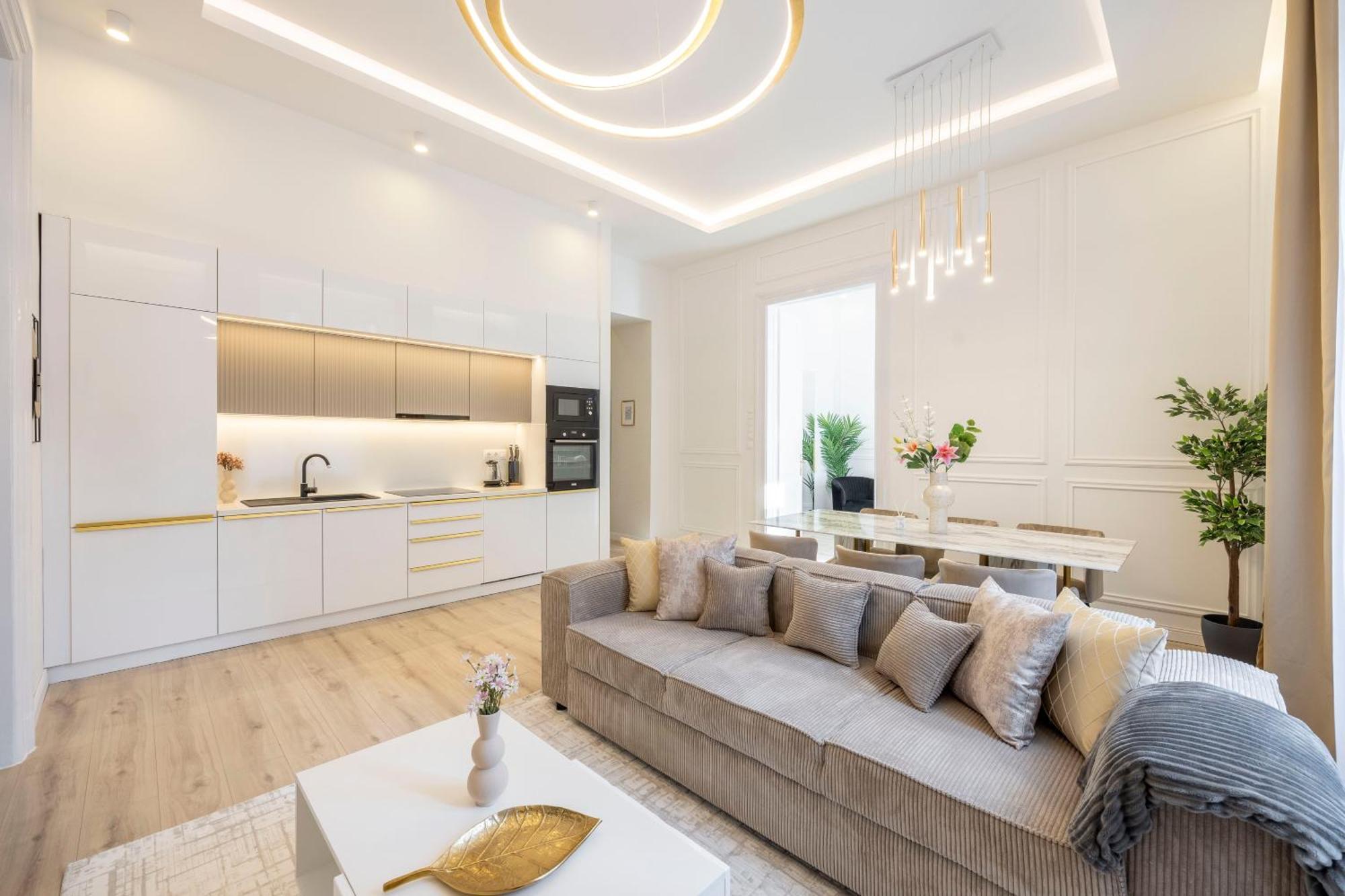 Exclusive & Prestigious Central Residence W/ Balcony Budapest Eksteriør bilde