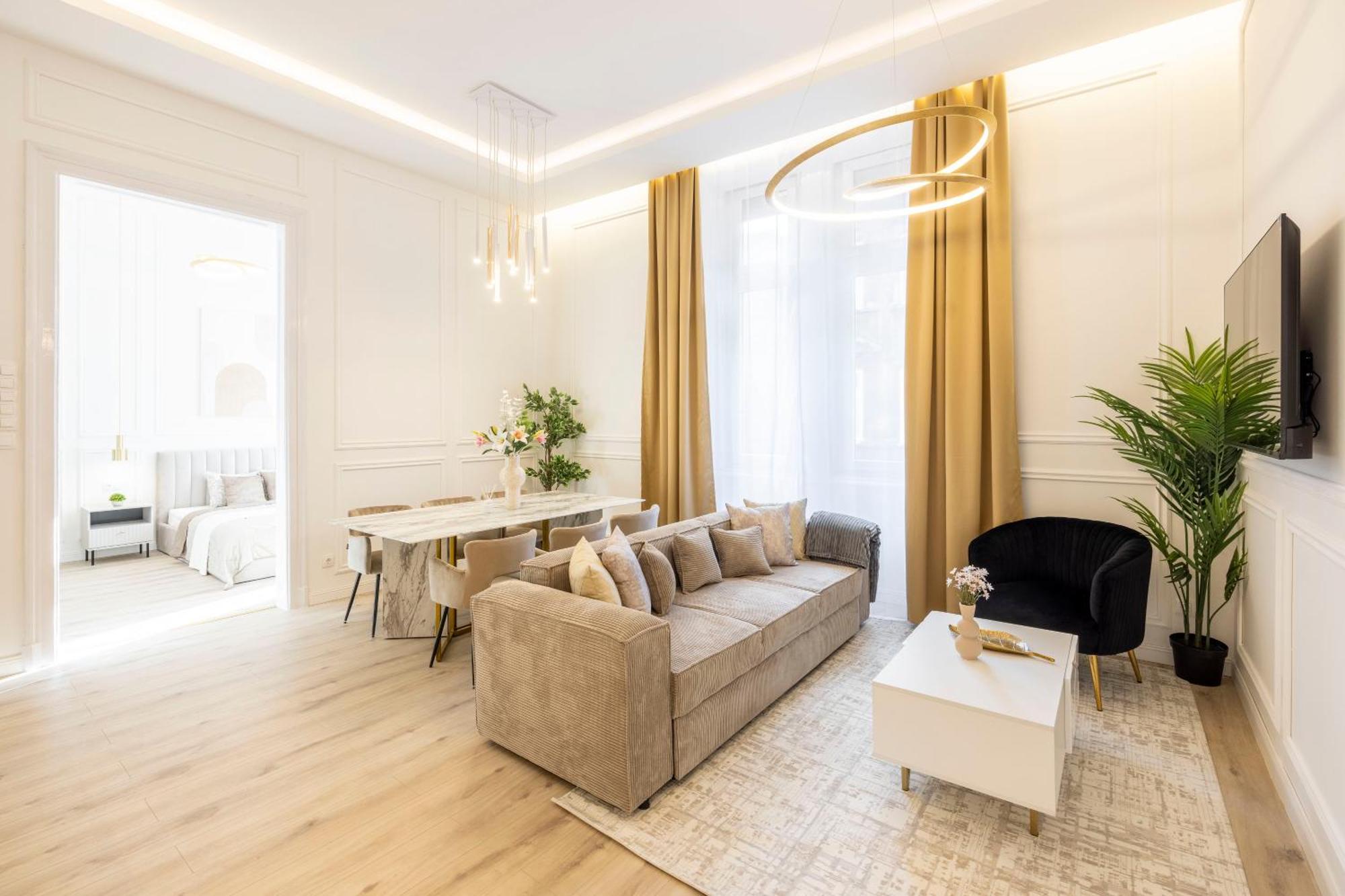 Exclusive & Prestigious Central Residence W/ Balcony Budapest Eksteriør bilde