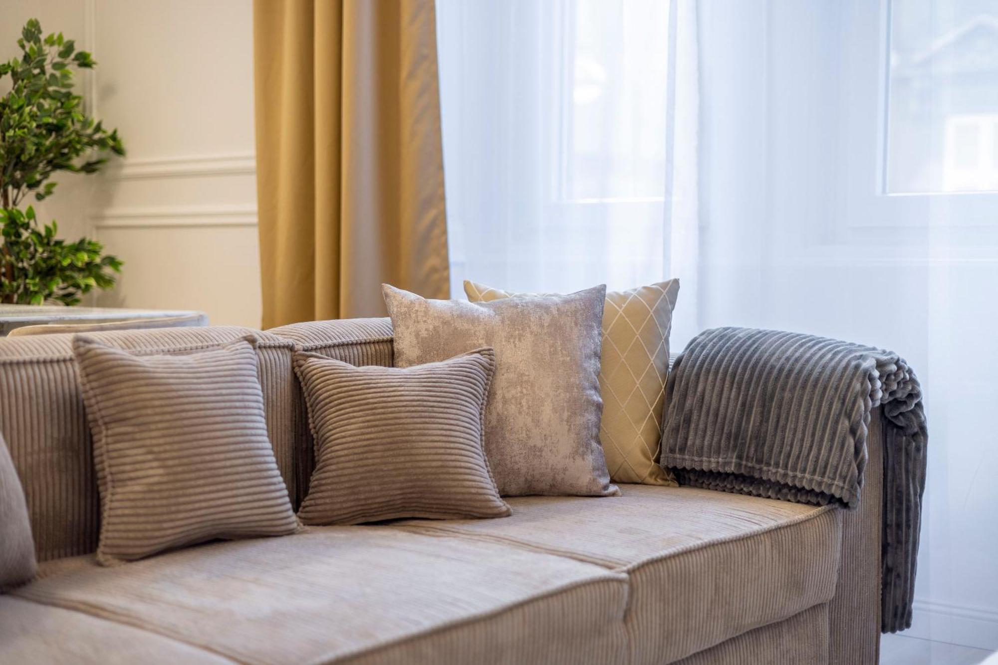 Exclusive & Prestigious Central Residence W/ Balcony Budapest Eksteriør bilde