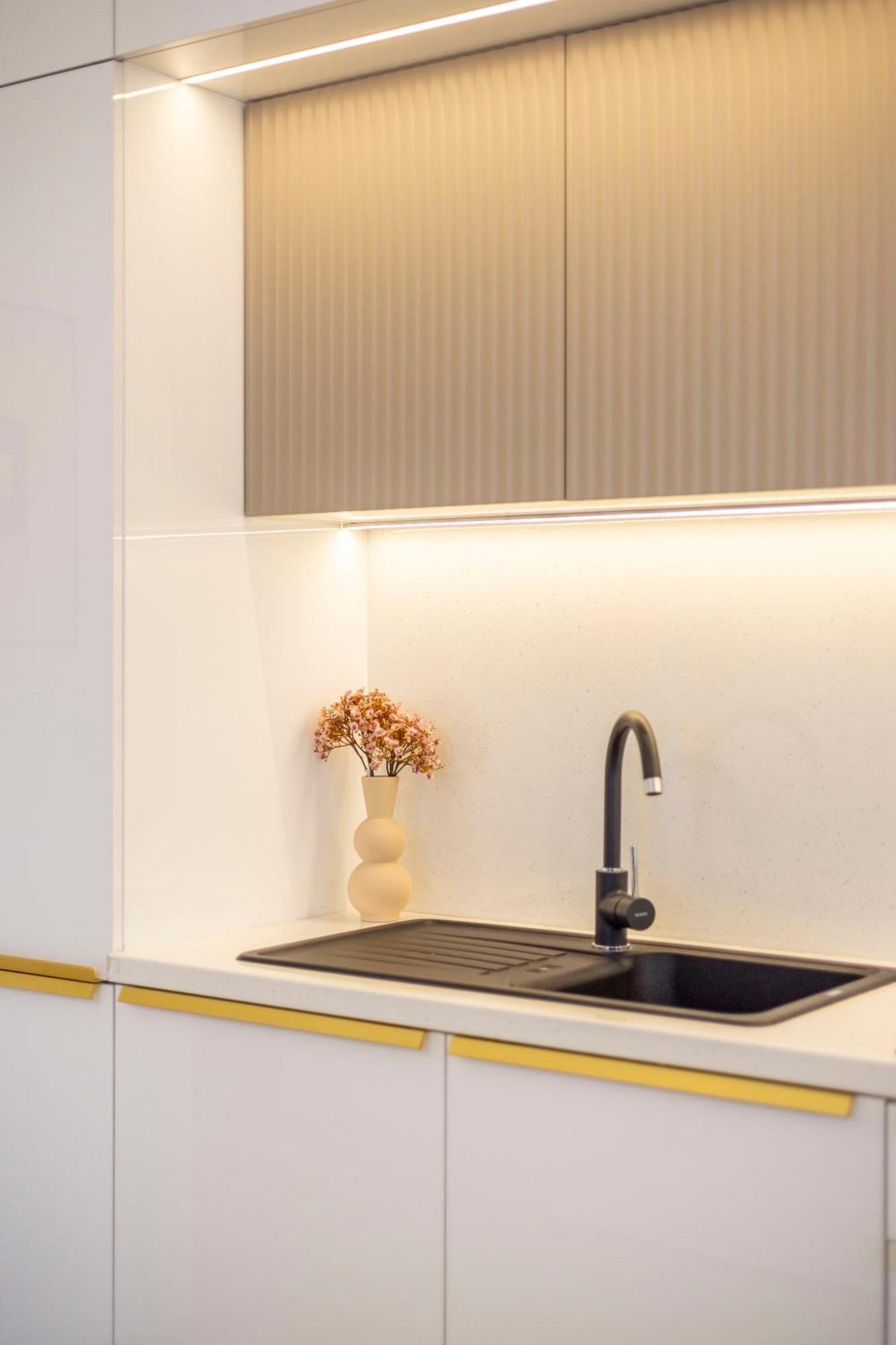 Exclusive & Prestigious Central Residence W/ Balcony Budapest Eksteriør bilde